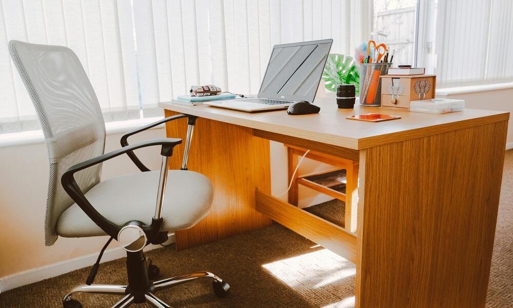 How to Declutter Your Office Space